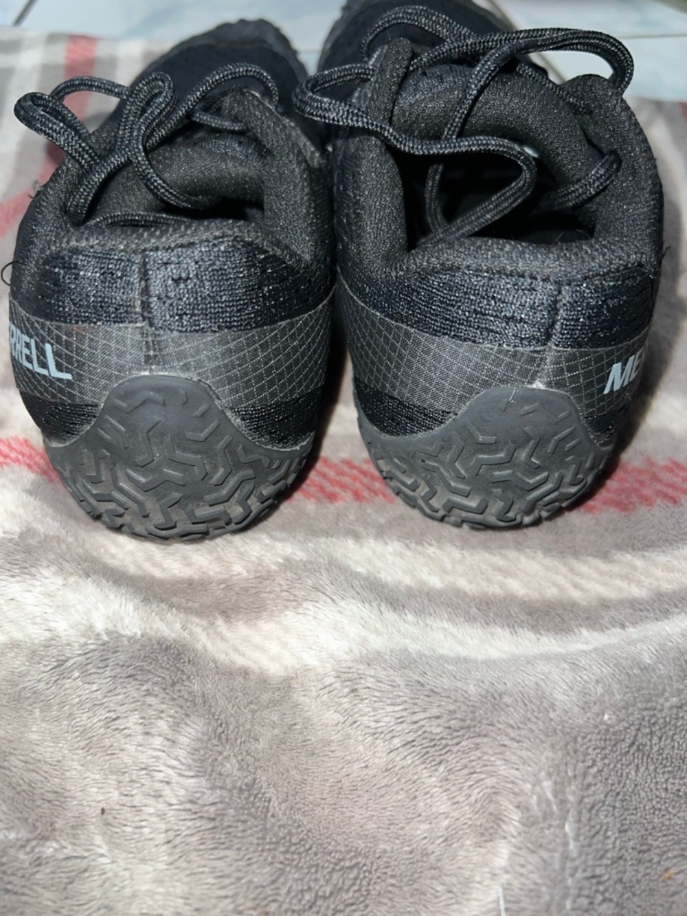 Merrell Vapor Glove 6 barefoot training shoes in black. - Picture 3 of 7